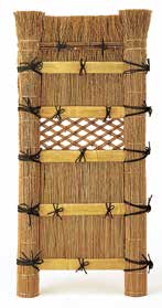 萩両角中窓袖垣